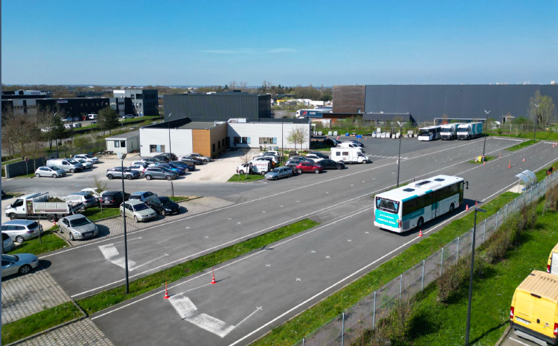 ue aérienne du centre de formation Promotrans avec piste d'entraînement à Noyal-Châtillon-sur-Seiche, actif acquis par la SCPI Epsicap Nano